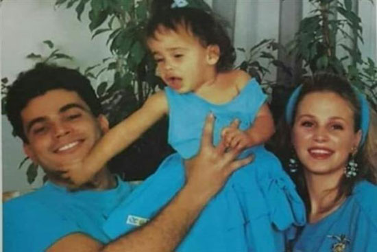 عمرو دياب و زوجنة السابقة شيرين رضا و ابنتهم