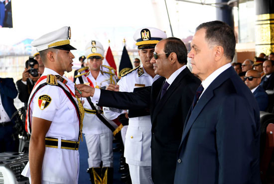 الرئيس السيسى يشهد تخريج دفعة جديدة من كلية الشرطة (14)