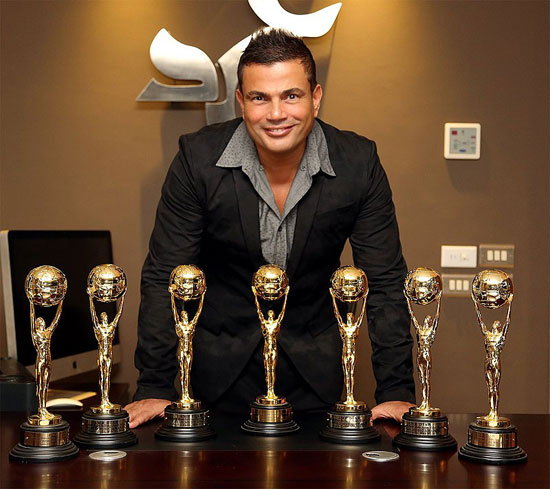 عمرو دياب حائز على جوائز عالمية