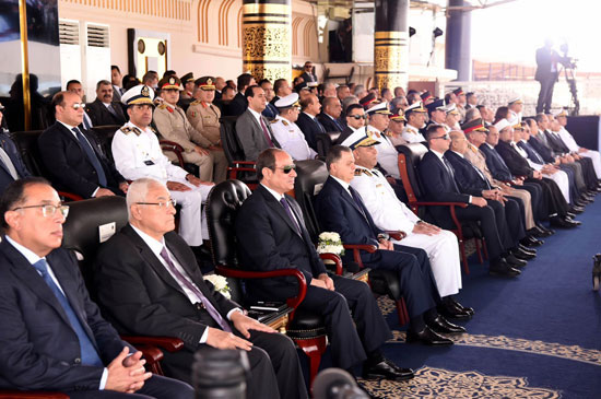 الرئيس السيسى يشهد تخريج دفعة جديدة من كلية الشرطة (15)
