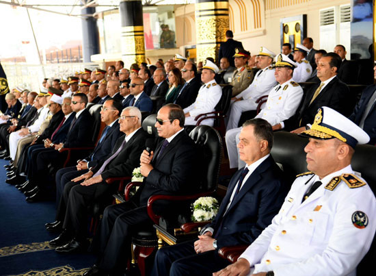 الرئيس السيسى يشهد تخريج دفعة جديدة من كلية الشرطة (11)
