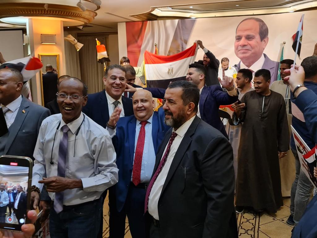 احتفالات الجالية المصرية فى الرياض بترشح الرئيس السيسى (8)