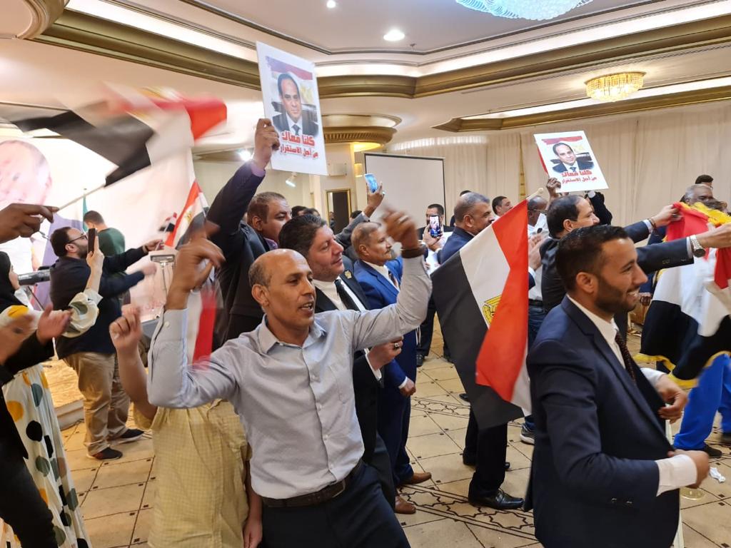 احتفالات الجالية المصرية فى الرياض بترشح الرئيس السيسى (13)