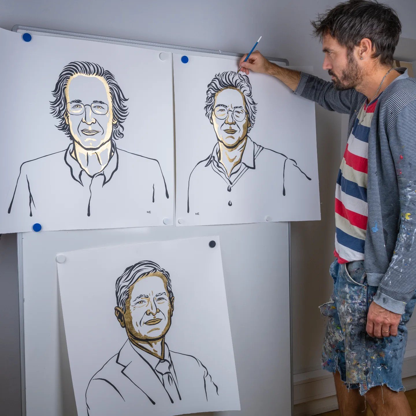 نيكلاس المهيد يرسم الفائزون بجائزة نوبل فى الفيزياء