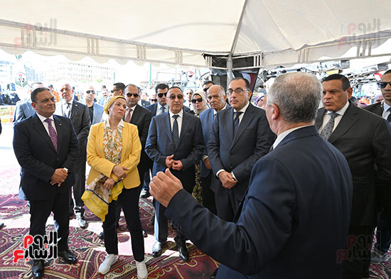 رئيس الوزراء يتابع عمل منظومة إدارة مخلفات الإسكندرية (5)