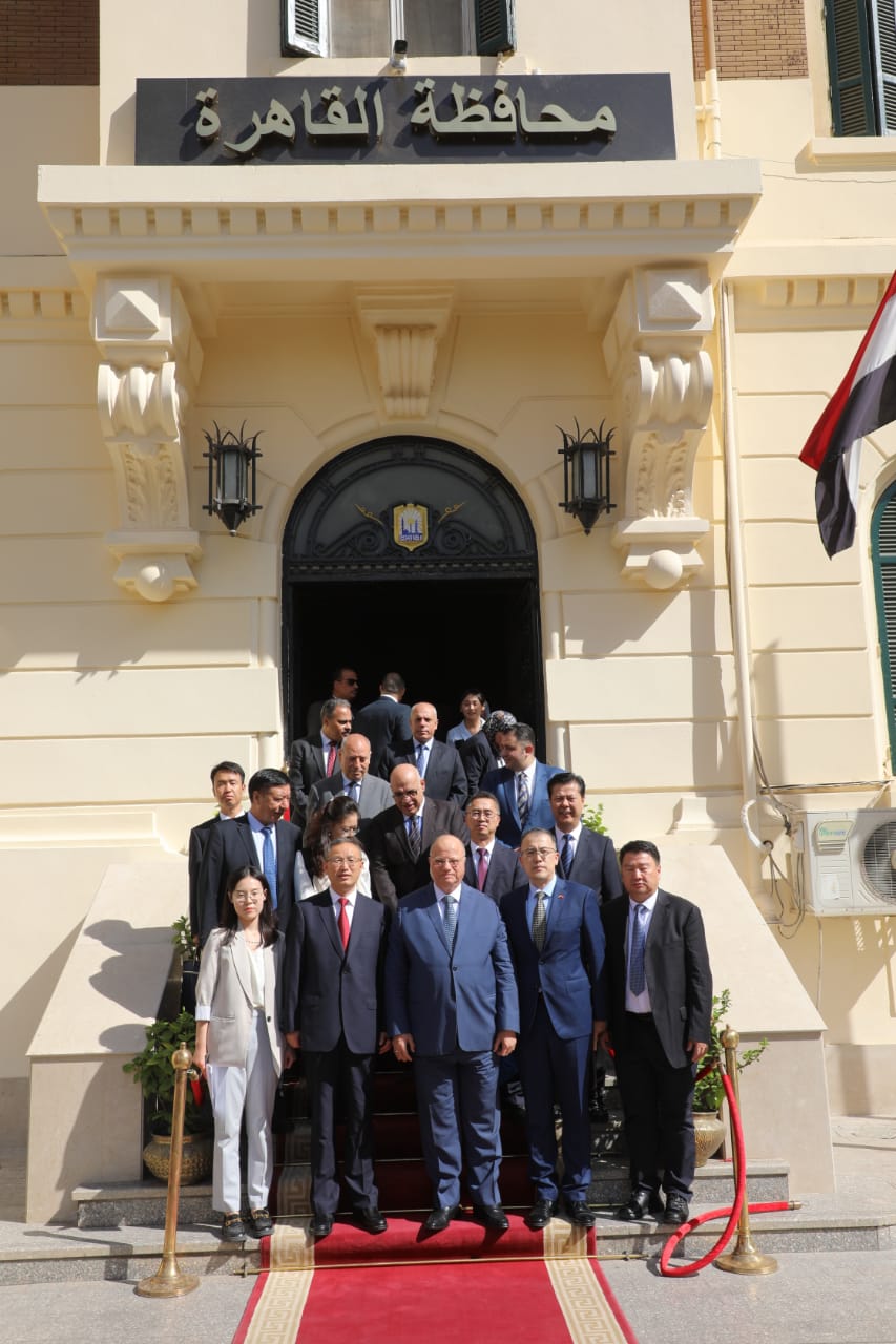 محافظ القاهرة يستقبل وفد مقاطعة شينجيانج الصينية (3)