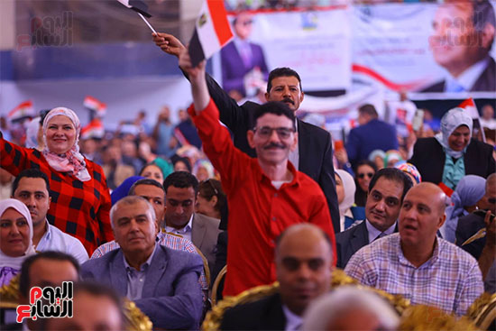 بدء مؤتمر جماهيرى لاتحاد العمال (3)