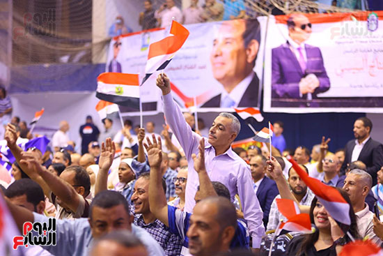 بدء مؤتمر جماهيرى لاتحاد العمال (21)