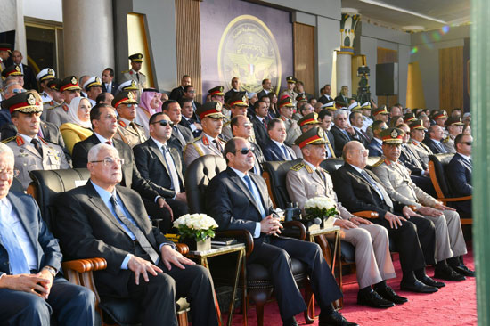 الرئيس السيسي يشهد حفل تخرج الكليات العسكرية (1)