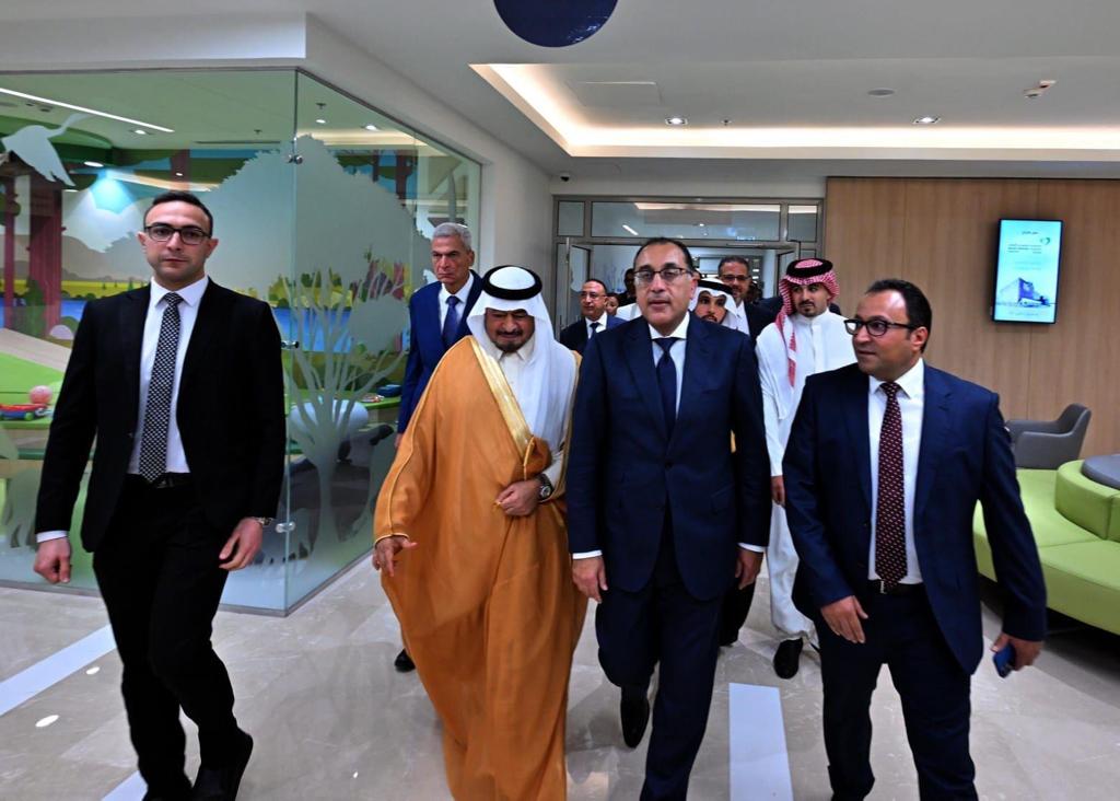 رئيس الوزراء ووزير التنمية المحلية ومحافظ الإسكندرية يفتتحون المستشفى السعودي الألماني (1)
