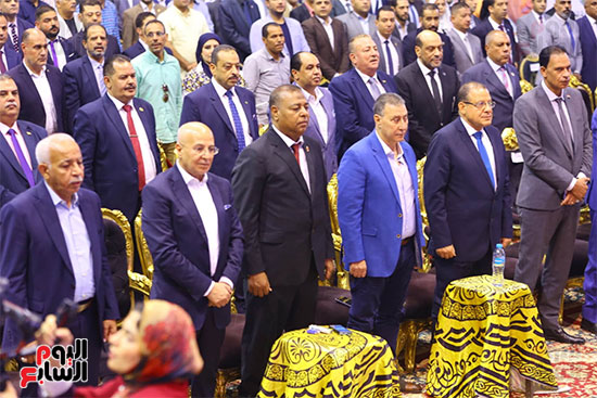 بدء مؤتمر جماهيرى لاتحاد العمال (49)