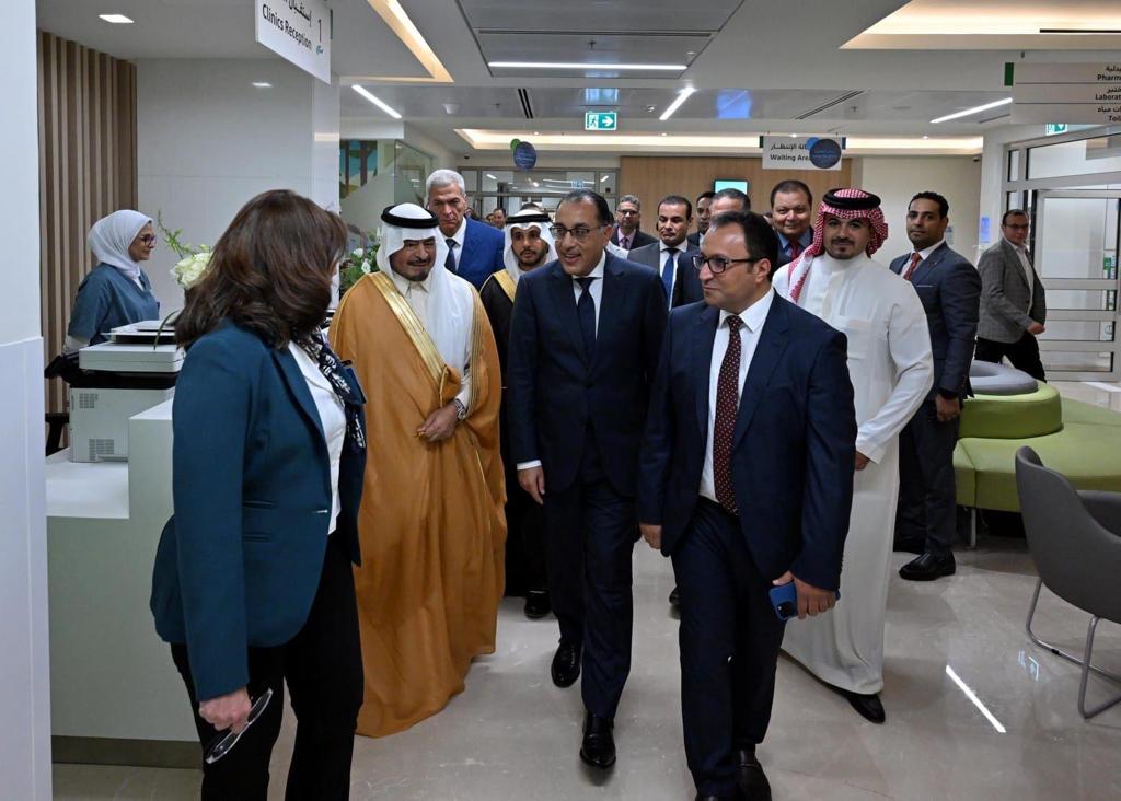 رئيس الوزراء ووزير التنمية المحلية ومحافظ الإسكندرية يفتتحون المستشفى السعودي الألماني (3)