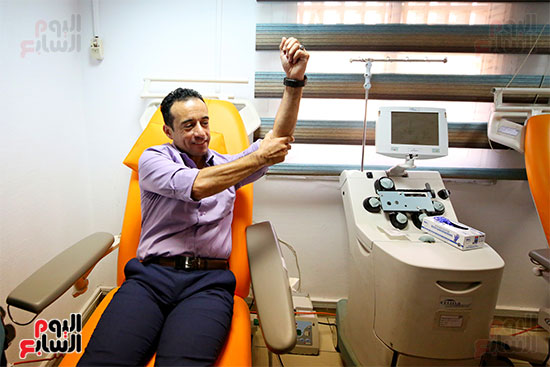 حملة المرشح الرئاسى عبد الفتاح السيسي تتبرع بالدم دعمًا للشعب الفلسطيني (7)