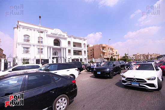 مسيرة بالسيارات تحمل صور النائب حازم عمر (2)