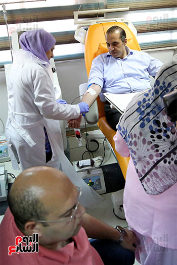 حملة المرشح الرئاسى عبد الفتاح السيسي تتبرع بالدم دعمًا للشعب الفلسطيني (11)