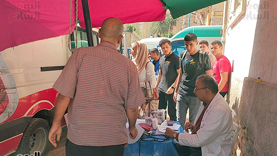 توافد-الشباب-علي-سيارات-التبرع-بالدم-للفلسطينيين-في-الإسكندرية