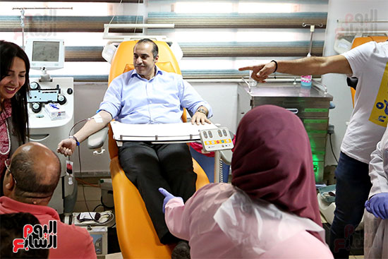 حملة المرشح الرئاسى عبد الفتاح السيسي تتبرع بالدم دعمًا للشعب الفلسطيني (5)