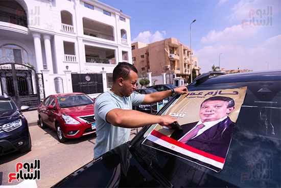 مسيرة بالسيارات تحمل صور النائب حازم عمر (4)