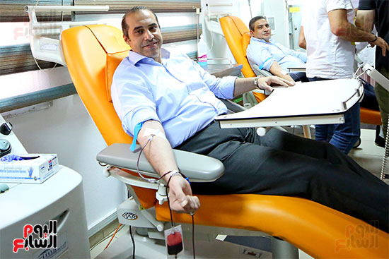 حملة المرشح الرئاسى عبد الفتاح السيسي تتبرع بالدم دعمًا للشعب الفلسطيني (8)