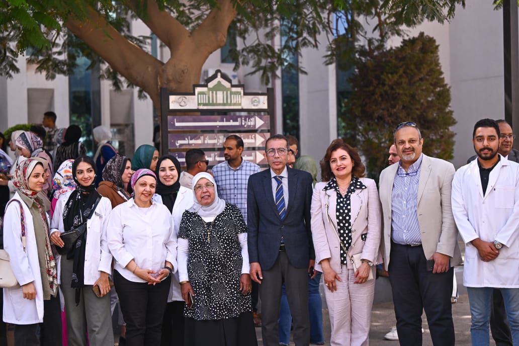 جامعة مصر للعلوم والتكنولوجيا تطلق حملة للتبرع بالدم (2)