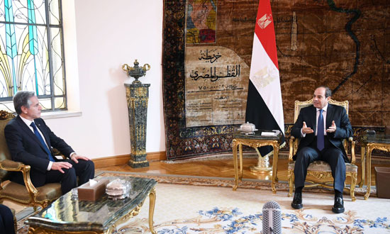 الرئيس السيسى مع وزير خارجية أمريكا (2)