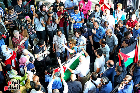 وقفة احتجاجية لغزة على سلم نقابة الصحفيين (1)