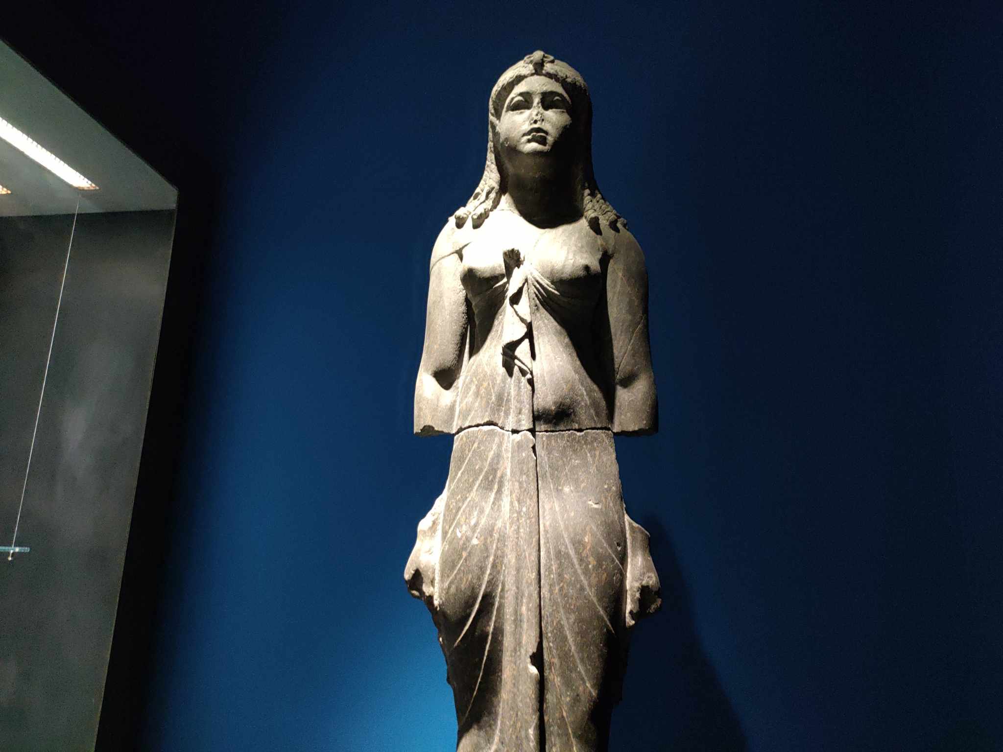 قطعة أثرية عثر عليها ضمن الآثار الغارقة وعرضها بالمتحف اليوناني