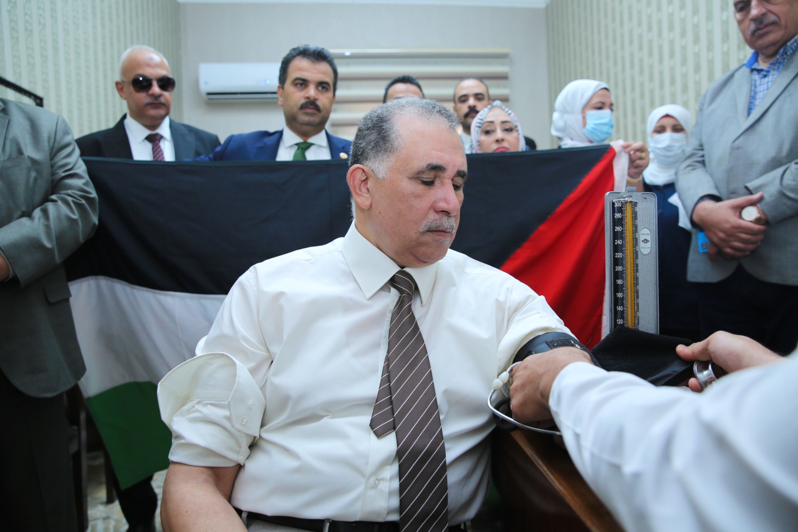 نقابة المحامين تنظم حملة للتبرع بالدم تضامنا مع الشعب الفلسطيني (1)