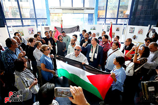 وقفة احتجاجية لغزة على سلم نقابة الصحفيين (10)