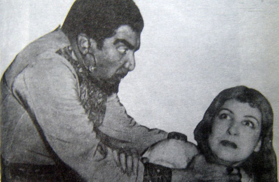 مشهد من أحد المسرحيات ليوسف وهبى و أمينة رزق