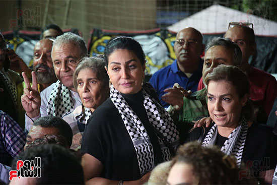تابع الوقفة التضامنية مع اهل غزة بنقابة الممثلين (16)