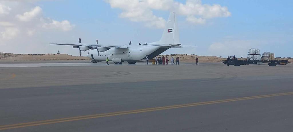 وصول مساعدات  إنسانية من اليونيسيف إلى مطار العريش
