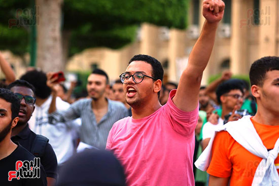 مظاهرات جامعة القاهرة (24)