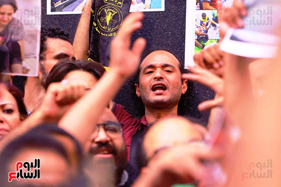 وقفة احتجاجيه تنديدا بجرائم الاحتلال الإسرائيلى على سلم نقابة الصحفيين (35)