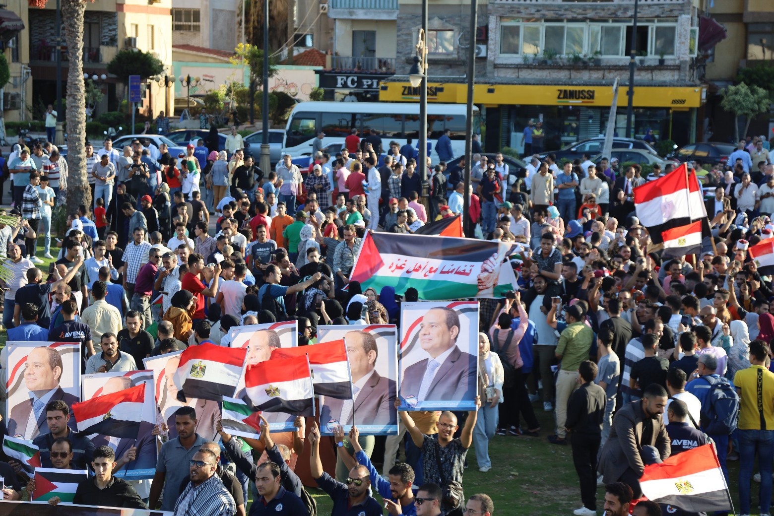 جانب من المسيرة ودعم القضية الفلسطينية وقرارات الرئيس برفض التهجير (5)