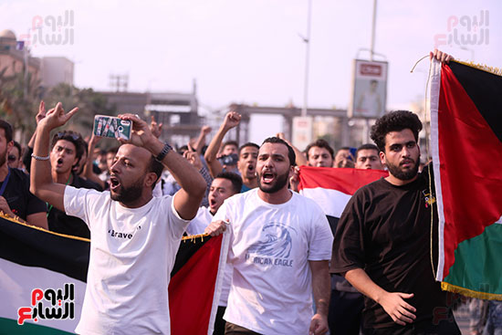 مظاهرة حاشدة بميدان الحصرى لدعم غزة (2)