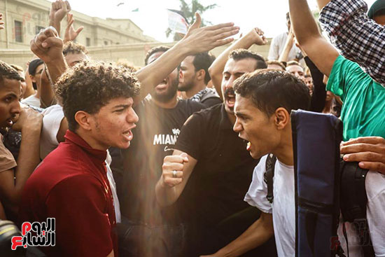 مظاهرات جامعة القاهرة (2)