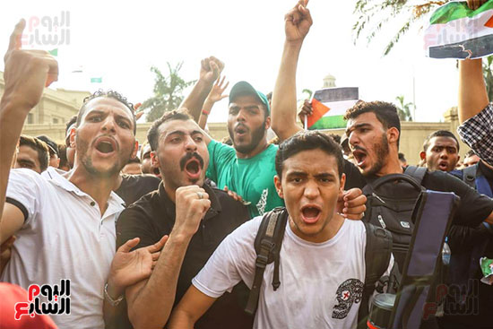 مظاهرات جامعة القاهرة (8)