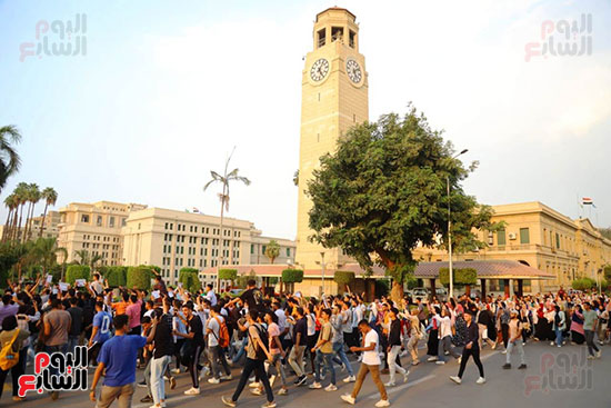 مظاهرات جامعة القاهرة (23)