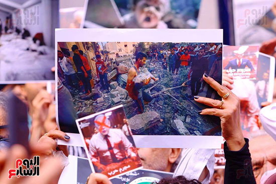 وقفة احتجاجيه تنديدا بجرائم الاحتلال الإسرائيلى على سلم نقابة الصحفيين (9)