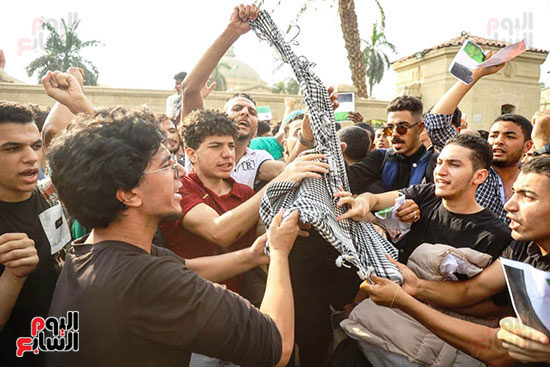 مظاهرات جامعة القاهرة (7)