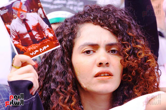 وقفة احتجاجيه تنديدا بجرائم الاحتلال الإسرائيلى على سلم نقابة الصحفيين (26)