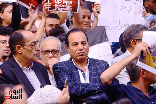 وقفة احتجاجيه تنديدا بجرائم الاحتلال الإسرائيلى على سلم نقابة الصحفيين (28)