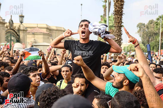 مظاهرات جامعة القاهرة (9)