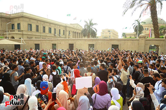 مظاهرات جامعة القاهرة (10)