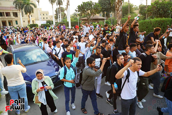 مظاهرات جامعة القاهرة (18)
