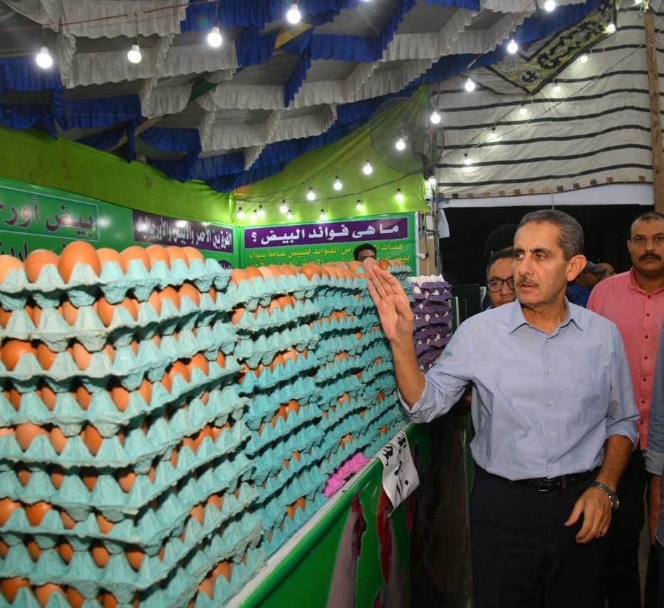 محافظ الغربية يتفقد المعارض والمنافذ  (6)