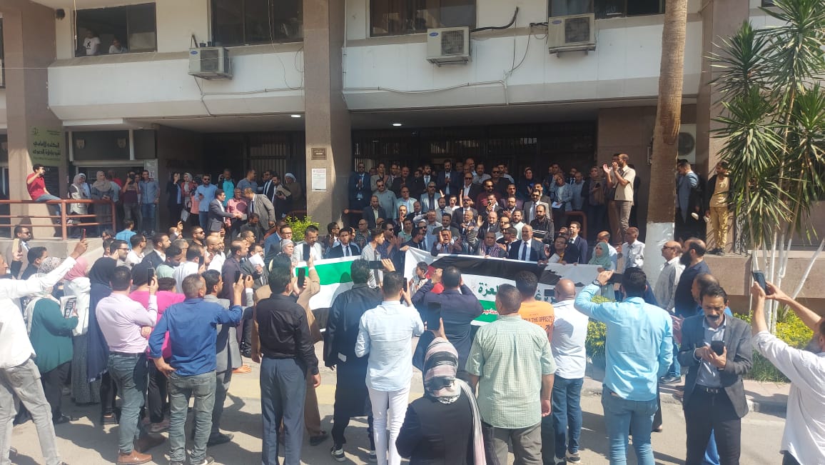 نقابة محامين الإسماعيلية تنظم وقفة تضامنية مع اهالى غزة  (3)