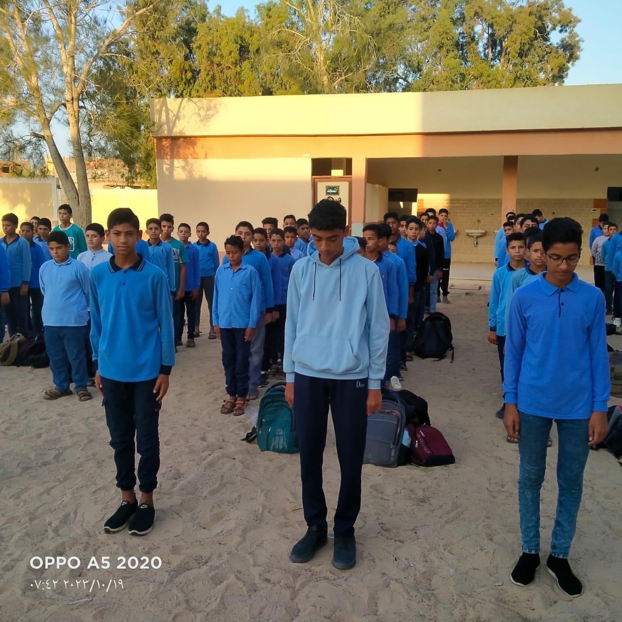 طلاب مدارس شمال سيناء يقفون دقيقة حداد على شهداء غزة (3)