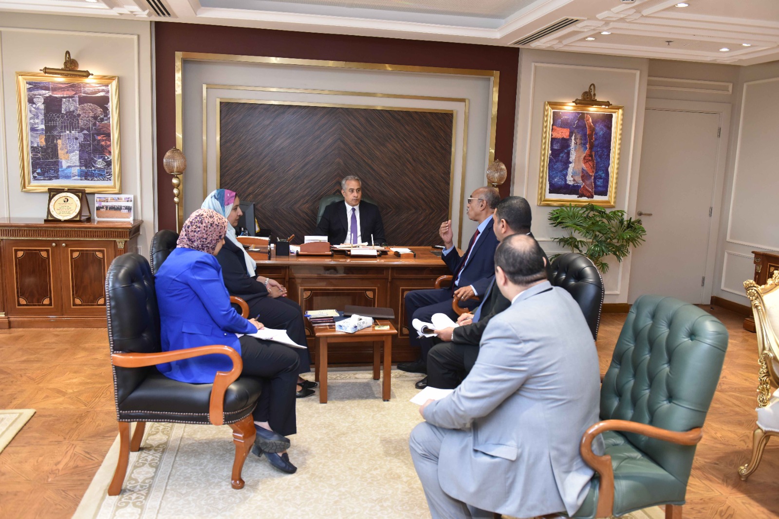 وزير العمل يلتقي القنصل العام المصري الجديد في جدة  (1)
